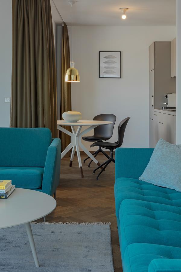 Deluxe Apartment,664926075:JPEG